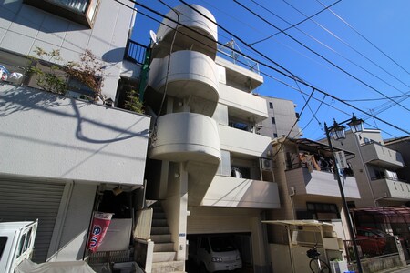 黒岩マンション外観写真