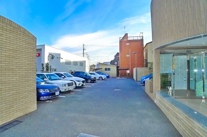 物件外観写真6　(駐車場)