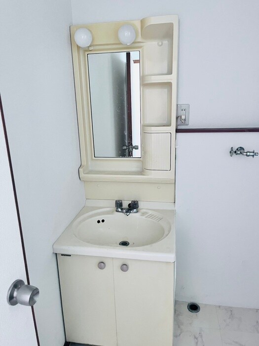 物件内観写真13　(洗面)