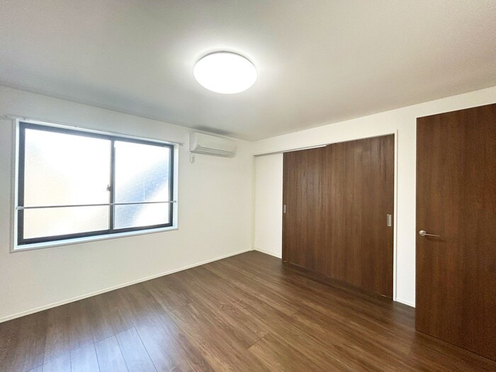 物件内観写真10　(室内からの展望)