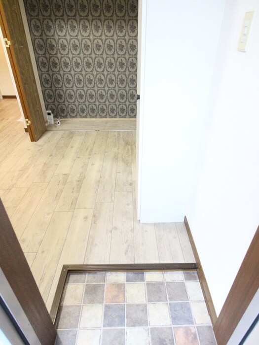 物件内観写真18　(玄関)