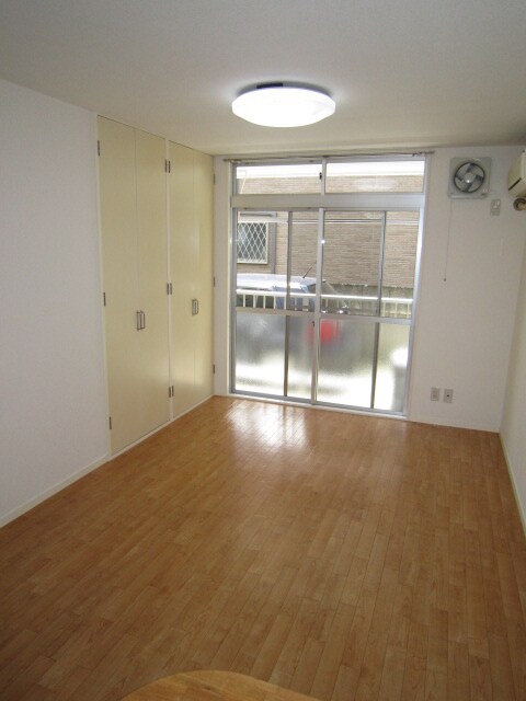 物件内観写真4　(居室)