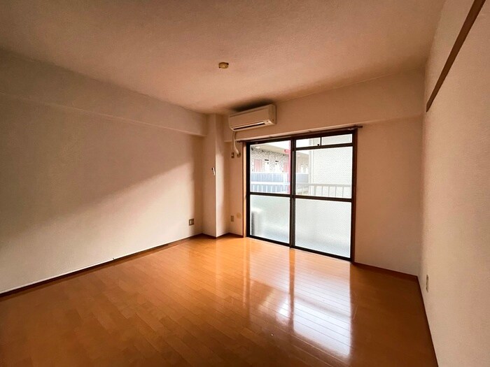 物件内観写真3　(居室)