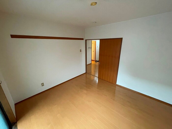 物件内観写真4　(居室)