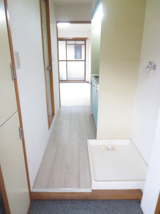 物件内観写真11　(玄関)