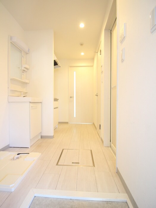 物件内観写真15　(玄関)