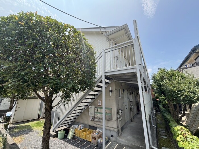 物件外観写真3　(エントランス部分)