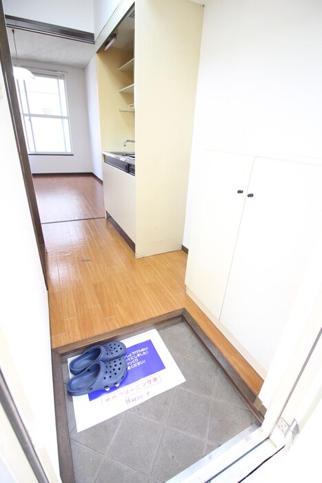 物件内観写真14　(玄関)