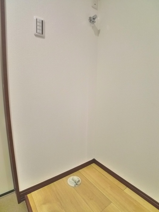 物件内観写真17　(洗濯機置場)