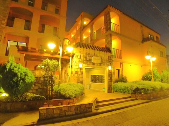 物件外観写真5　(駐輪場)