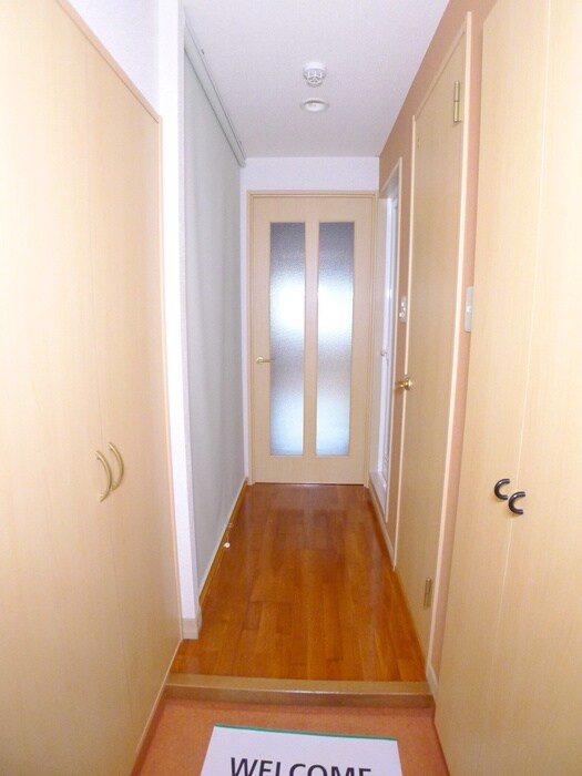 物件内観写真12　(玄関)