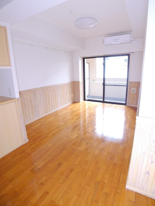 物件内観写真20　(室内からの展望)