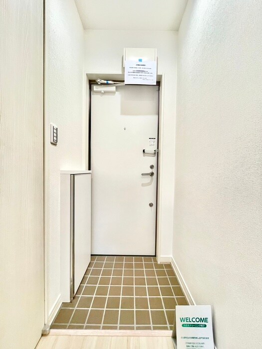 物件内観写真12　(玄関)