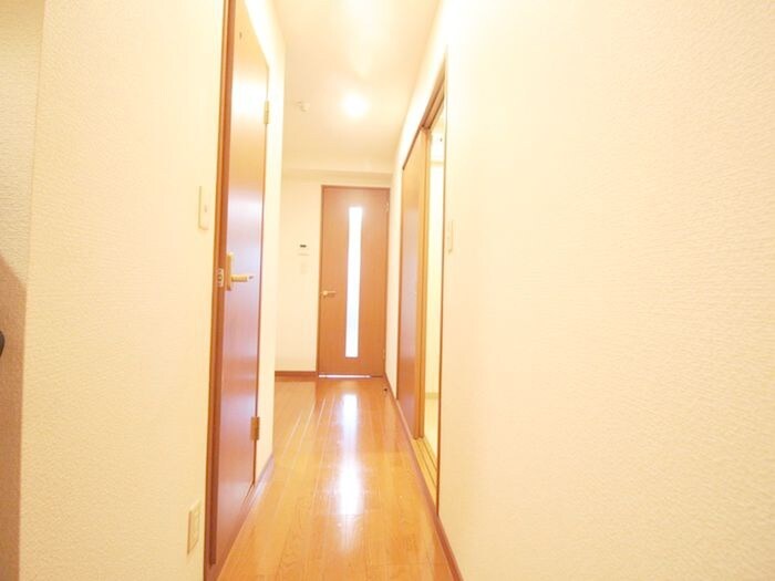 物件内観写真16　(廊下)