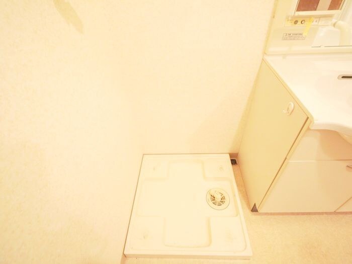 物件内観写真17　(洗濯機置場)