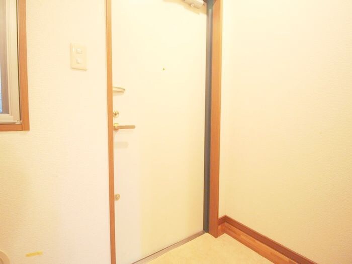 物件内観写真18　(玄関)