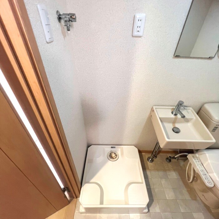 物件内観写真18　(洗濯機置場)