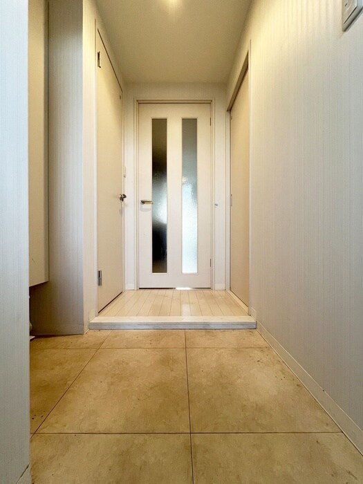 物件内観写真7　(玄関)