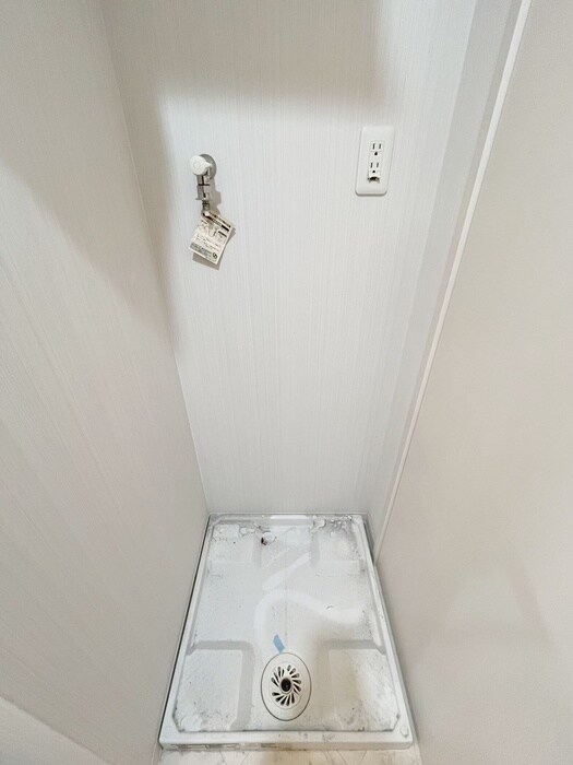 物件内観写真12　(洗濯機置場)