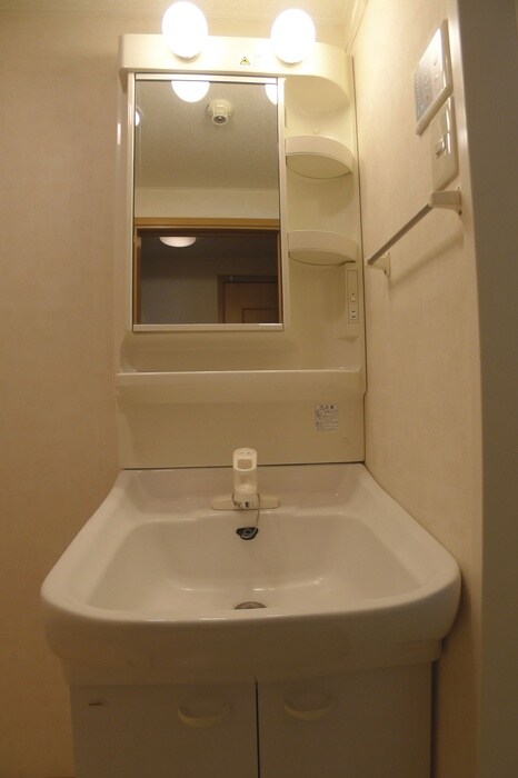 物件内観写真8　(洗面)