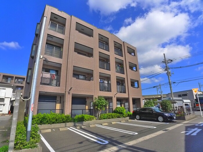 物件外観写真3　(駐車場)