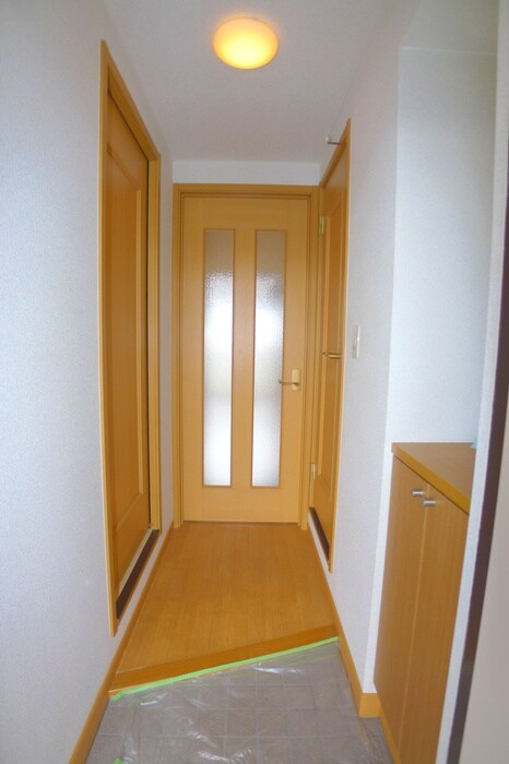 物件内観写真10　(玄関)