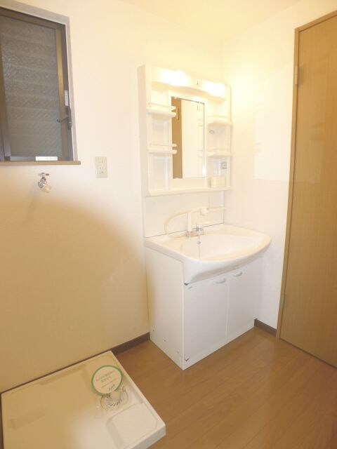 物件内観写真14　(洗濯機置場)