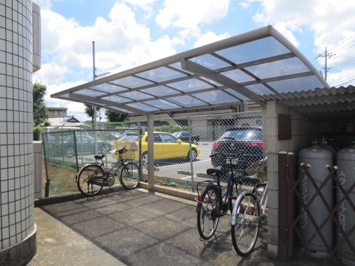 物件外観写真5　(駐輪場)