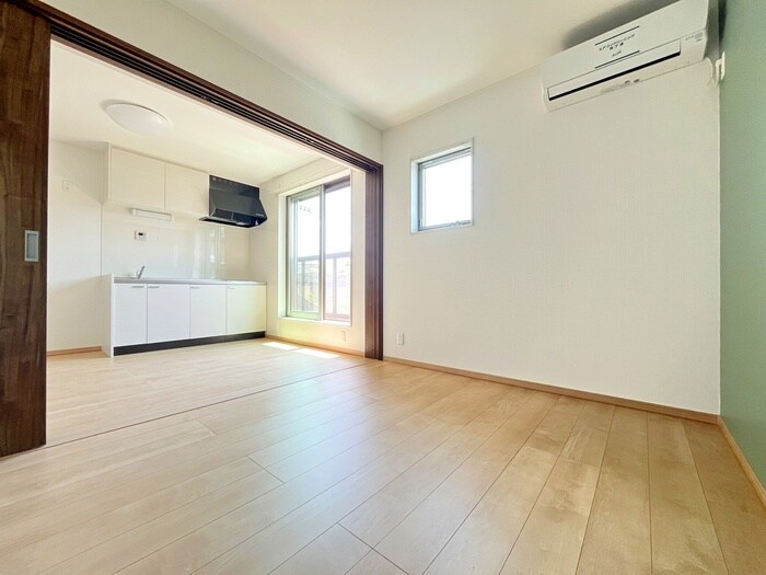 物件内観写真19　(居室)