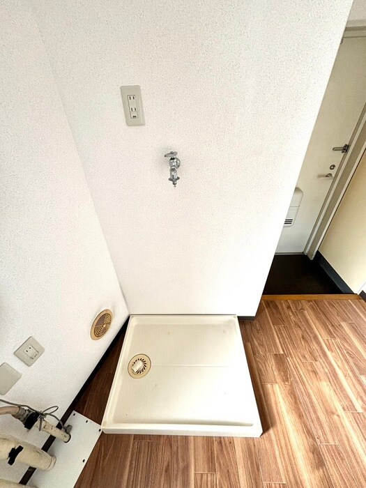 物件内観写真14　(洗濯機置場)