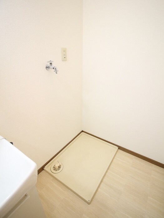 物件内観写真13　(洗濯機置場)