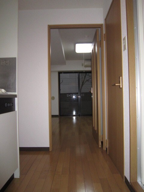 物件内観写真4　(廊下)