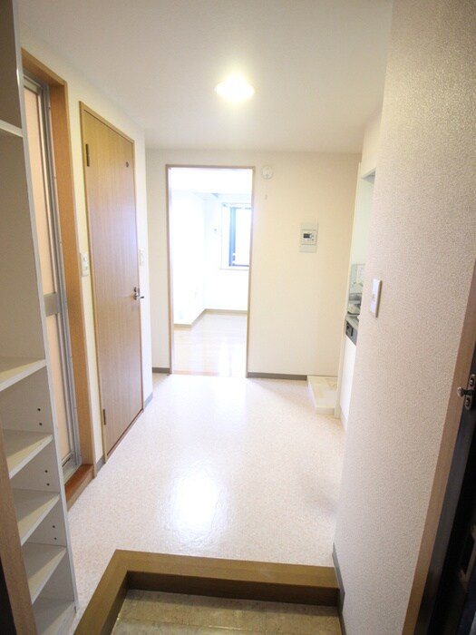 物件内観写真12　(廊下)