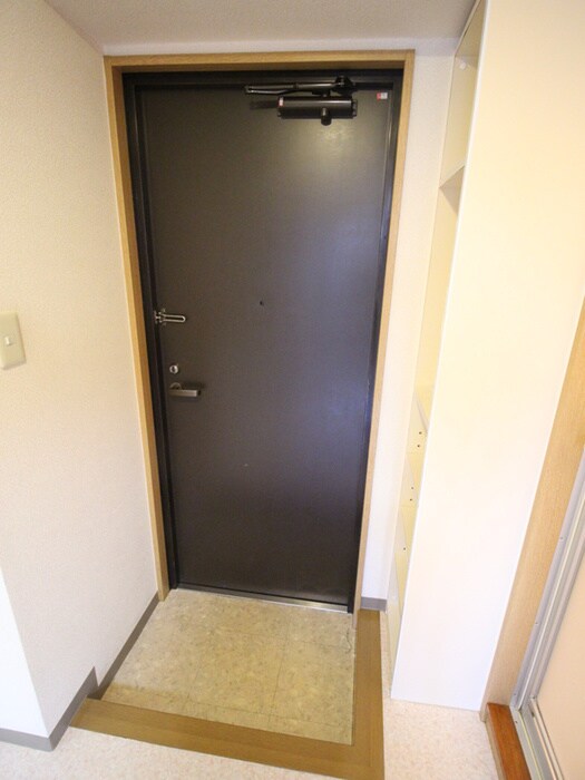 物件内観写真16　(玄関)