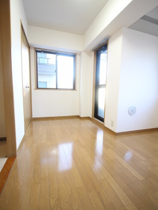 物件内観写真17　(室内からの展望)