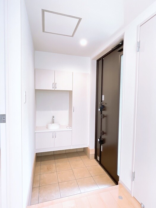 物件内観写真15　(玄関)