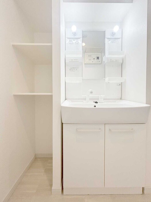 物件内観写真8　(洗面)