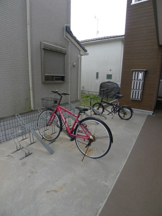 物件外観写真5　(駐輪場)