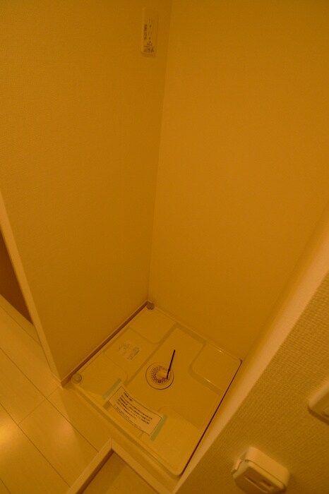 物件内観写真16　(洗濯機置場)