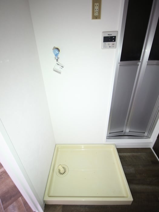物件内観写真17　(洗濯機置場)