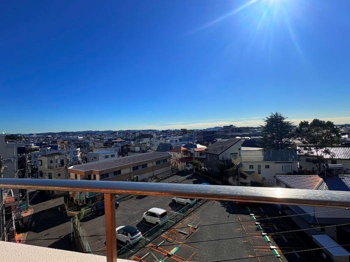 物件内観写真11　(室内からの展望)