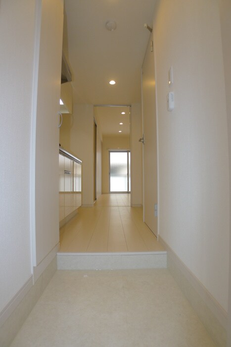 物件内観写真16　(玄関)