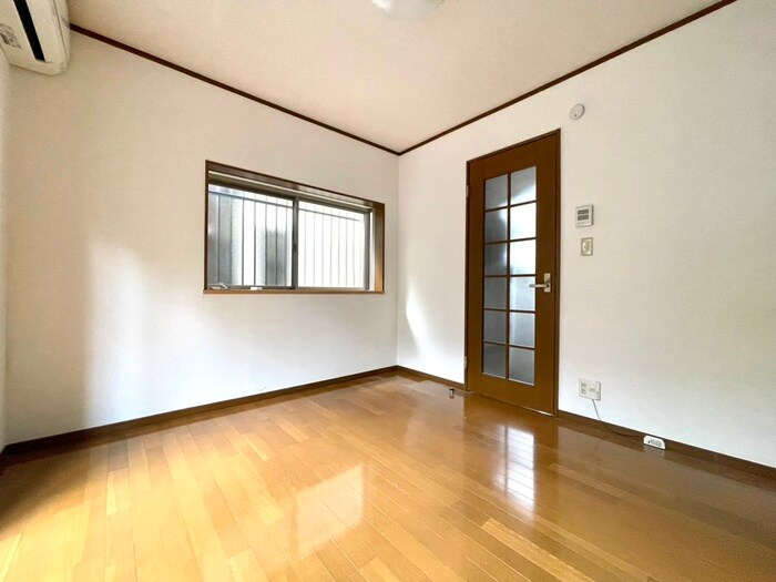 物件内観写真10　(居室)