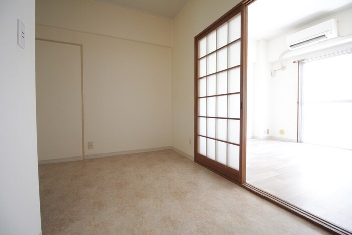 物件内観写真12　(居室)