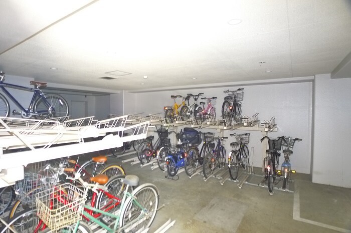 物件外観写真5　(駐輪場)