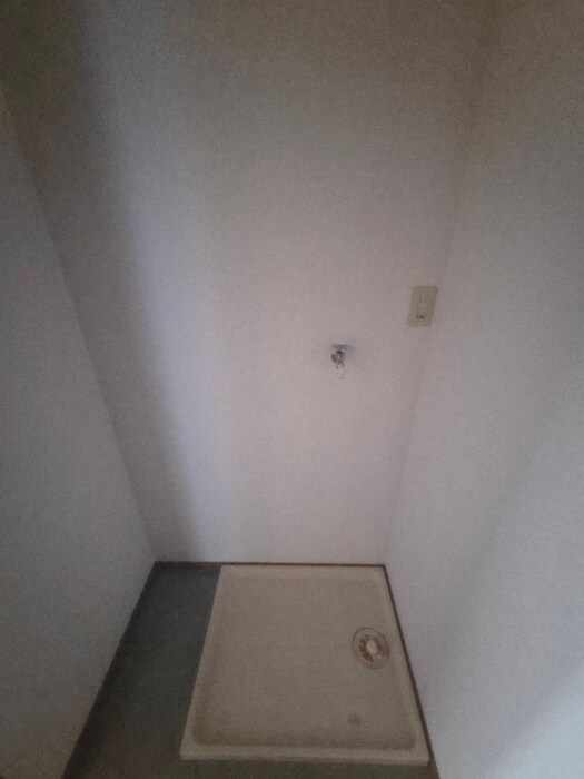 物件内観写真12　(洗濯機置場)