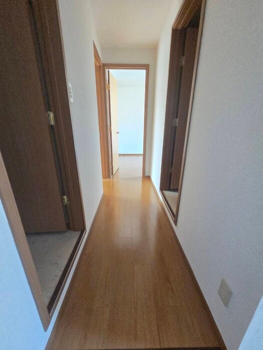 物件内観写真18　(廊下)