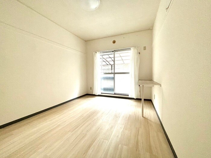 物件内観写真8　(居室)