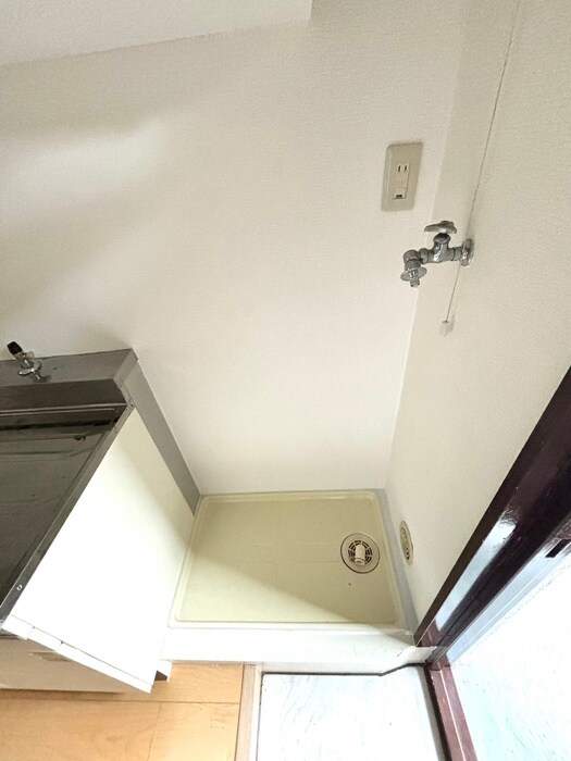 物件内観写真14　(洗濯機置場)