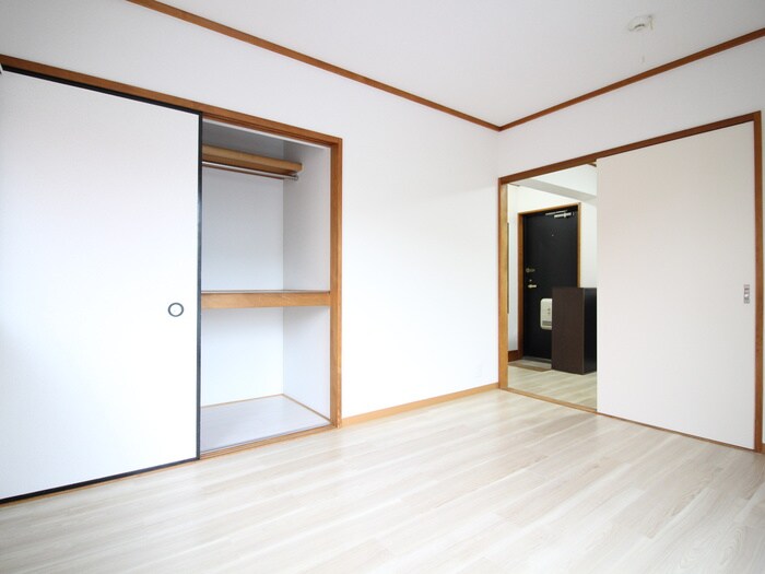 物件内観写真8　(居室)